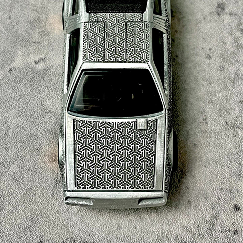 1:64 DMC Car Model - YT19