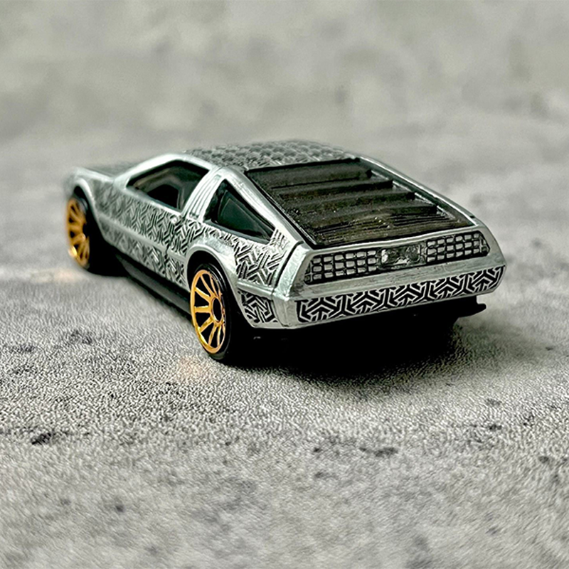 1:64 DMC Car Model - YT19