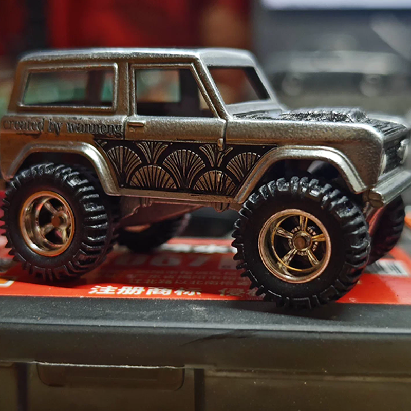 1:64 Ford Bromco Car Model - YT6