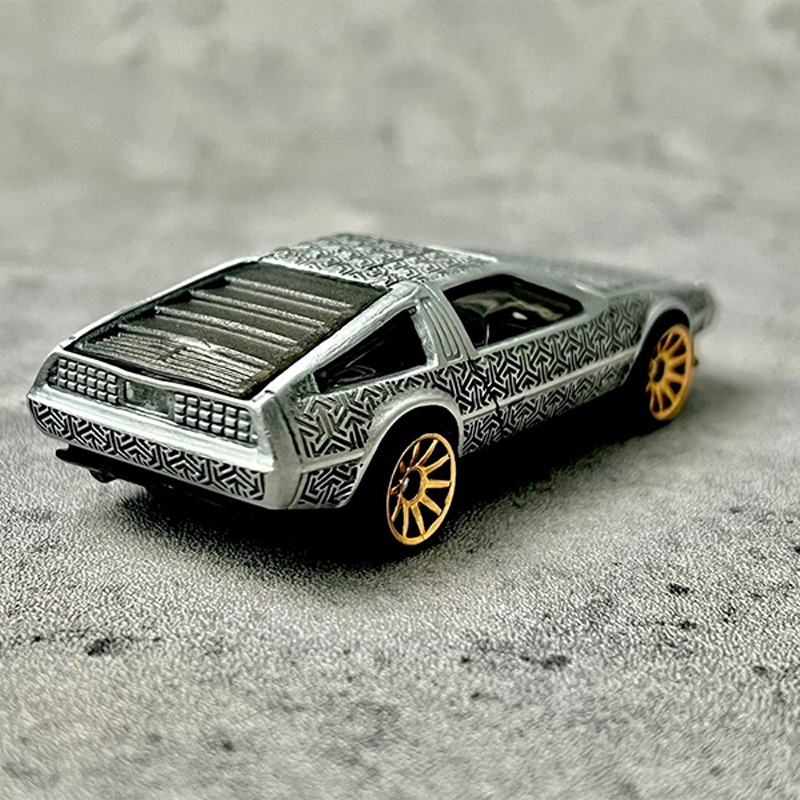 1:64 DMC Car Model - YT19