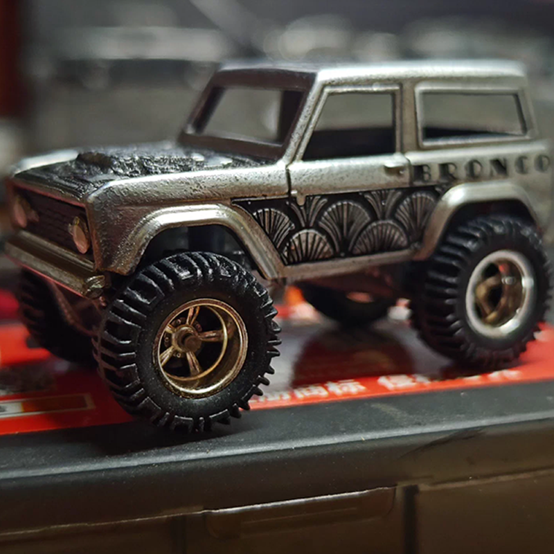 1:64 Ford Bromco Car Model - YT6