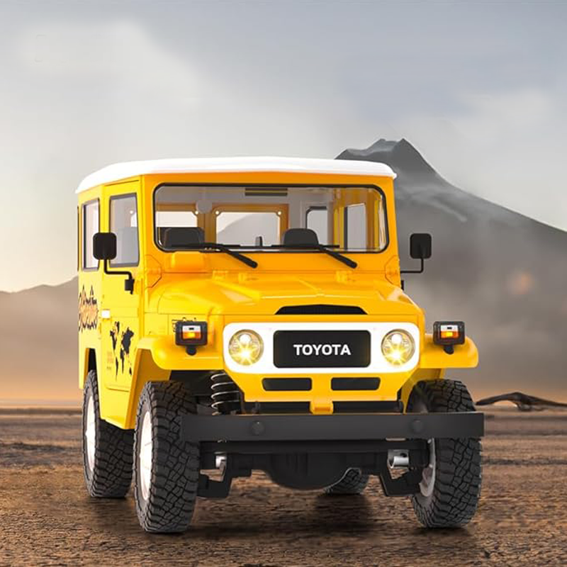 1/16 FJ40 Electric Climbing Car with Lighting and Sound Effects - SGY24