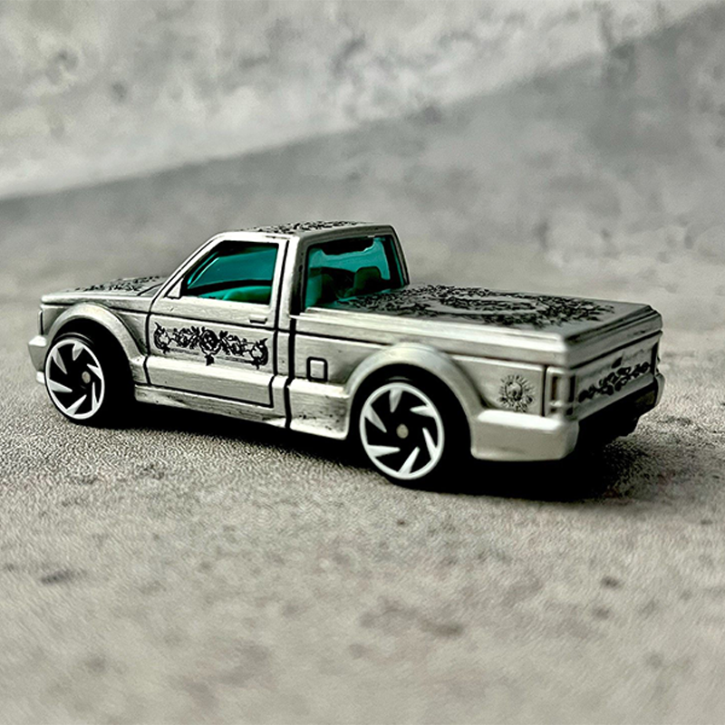 1:64 GMC SYCLONE Car Model - YT18