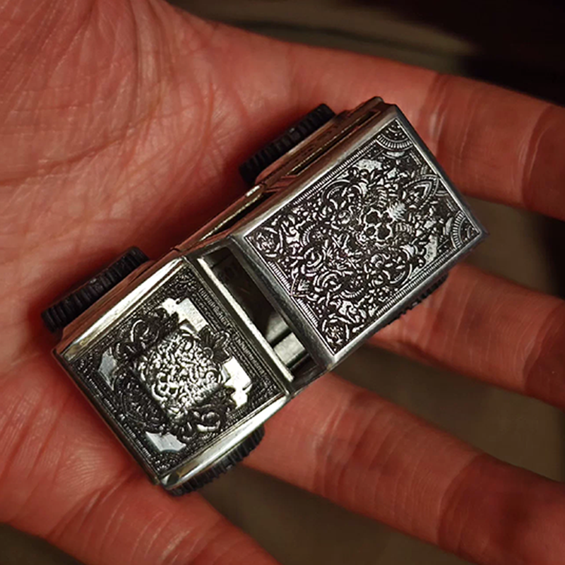 1:64 Ford Bromco Car Model - YT6